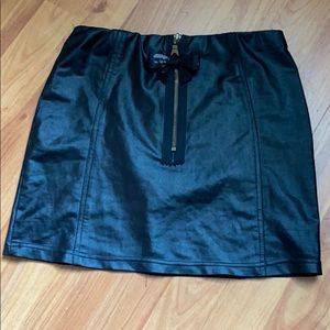 To Love Kuvaa Vegan Leather Skirt